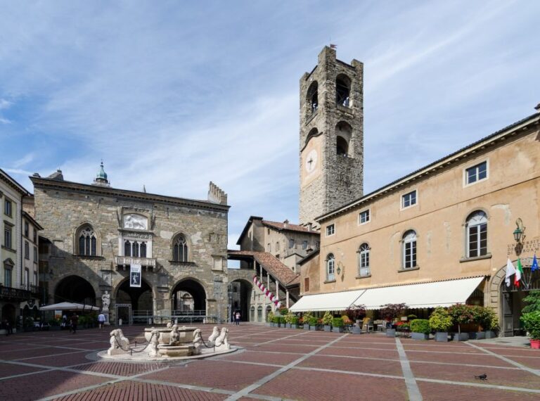 bergamo-piazza-vecchia-868x644-1